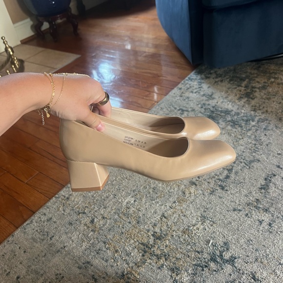 Nude Women's pumps - Picture 2 of 3